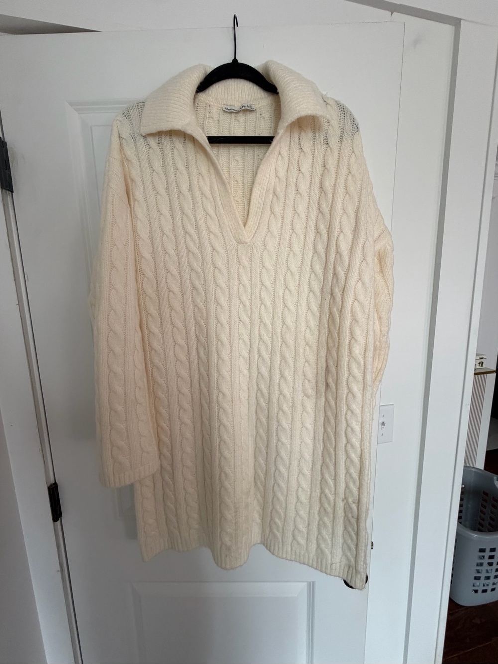 Abercrombie & Fitch Cream Cable-Knit V-Neck Sweater Dress